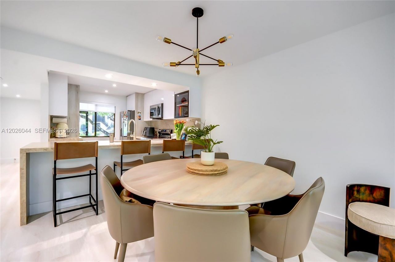 302 Lakeview Dr, Unit 105, Weston, FL 33326 Photo