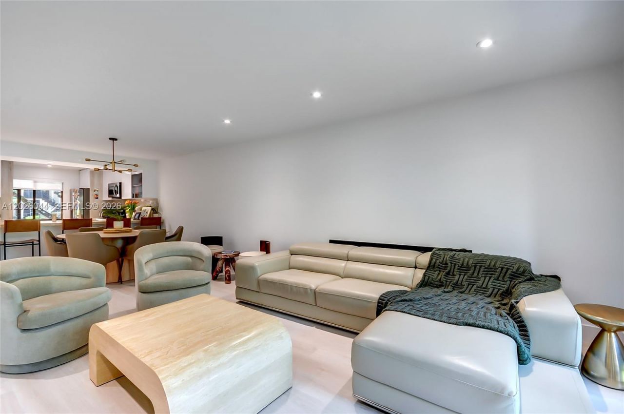 302 Lakeview Dr, Unit 105, Weston, FL 33326 Photo