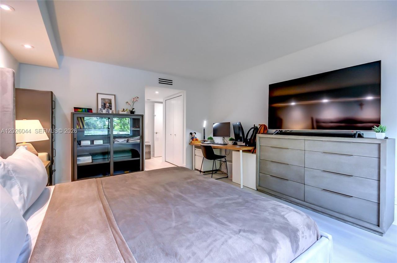 302 Lakeview Dr, Unit 105, Weston, FL 33326 Photo