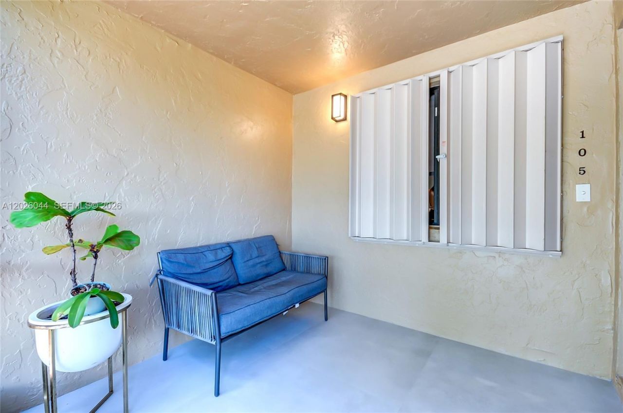 302 Lakeview Dr, Unit 105, Weston, FL 33326 Photo