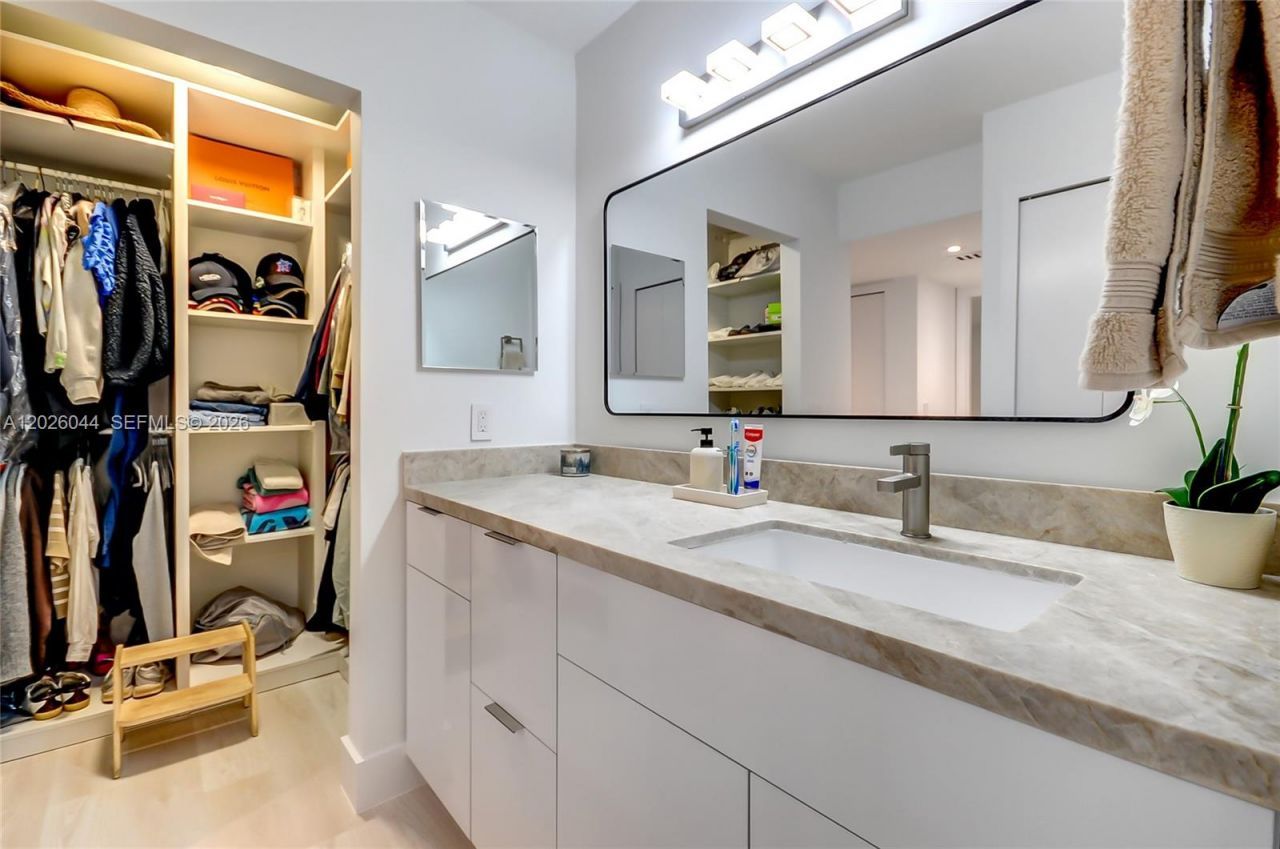 302 Lakeview Dr, Unit 105, Weston, FL 33326 Photo
