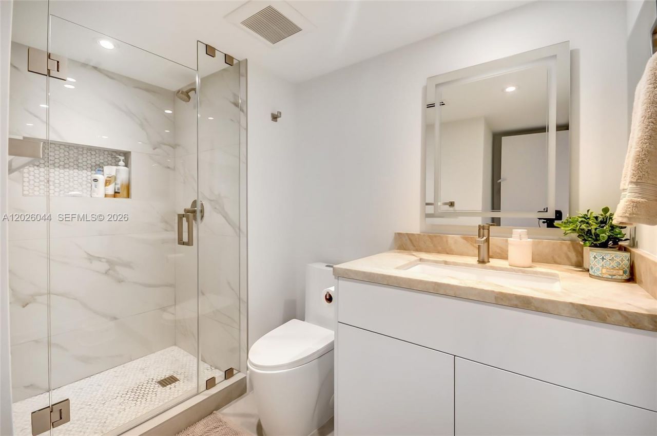 302 Lakeview Dr, Unit 105, Weston, FL 33326 Photo