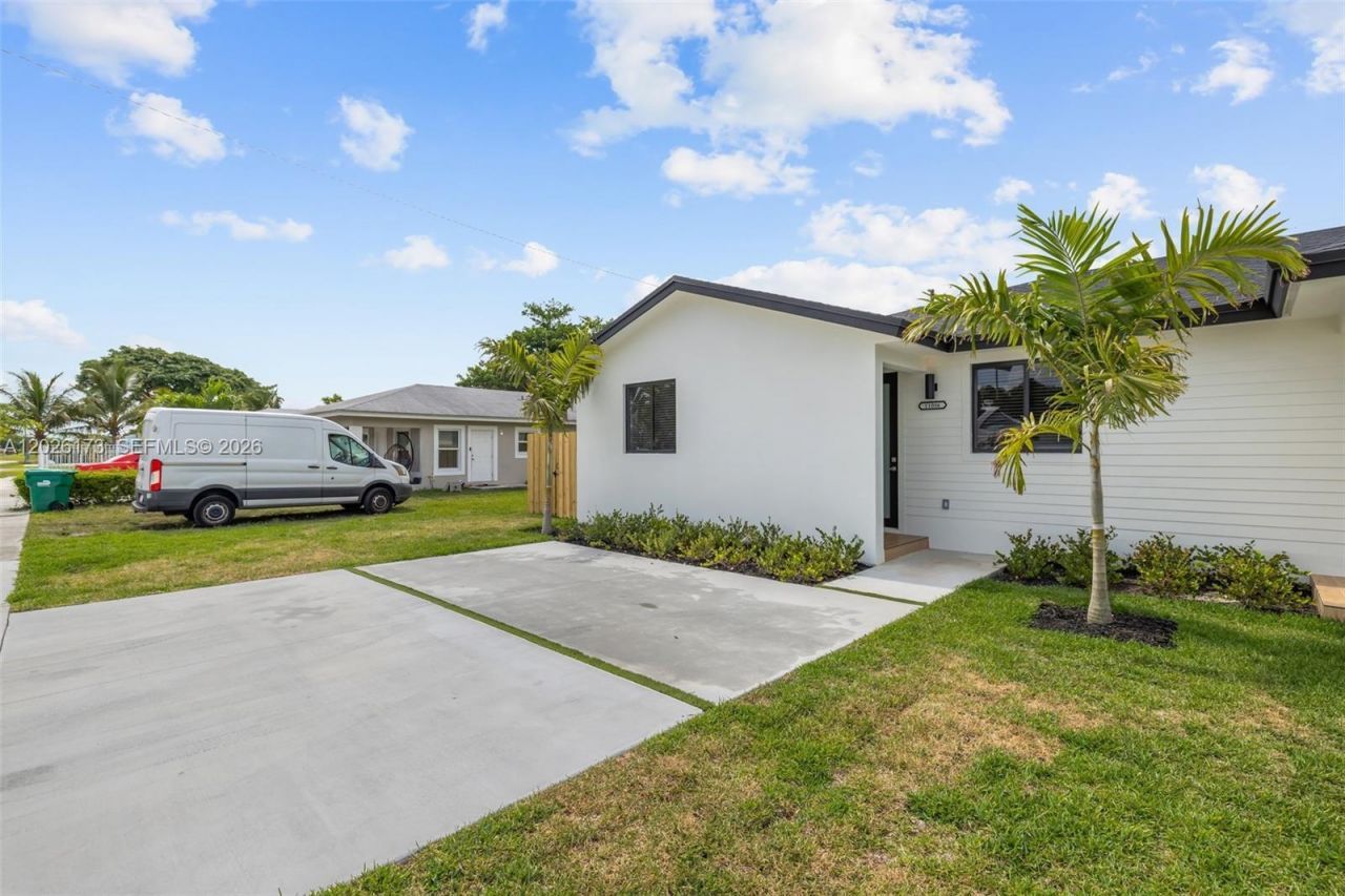 11086 SW 219 St, Goulds, FL 33170 Photo