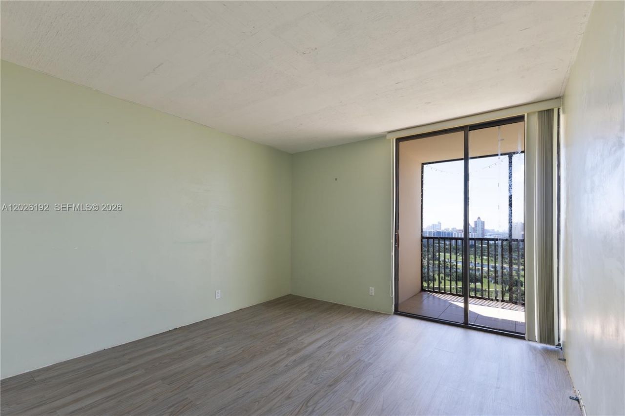 20379 W Country Club Dr, Unit 2636, Aventura, FL 33180 Photo