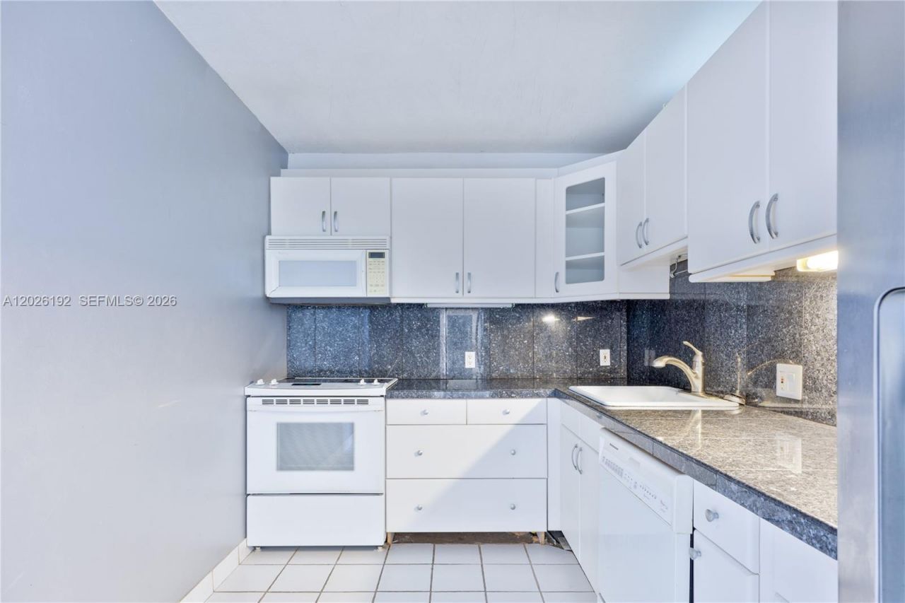 20379 W Country Club Dr, Unit 2636, Aventura, FL 33180 Photo