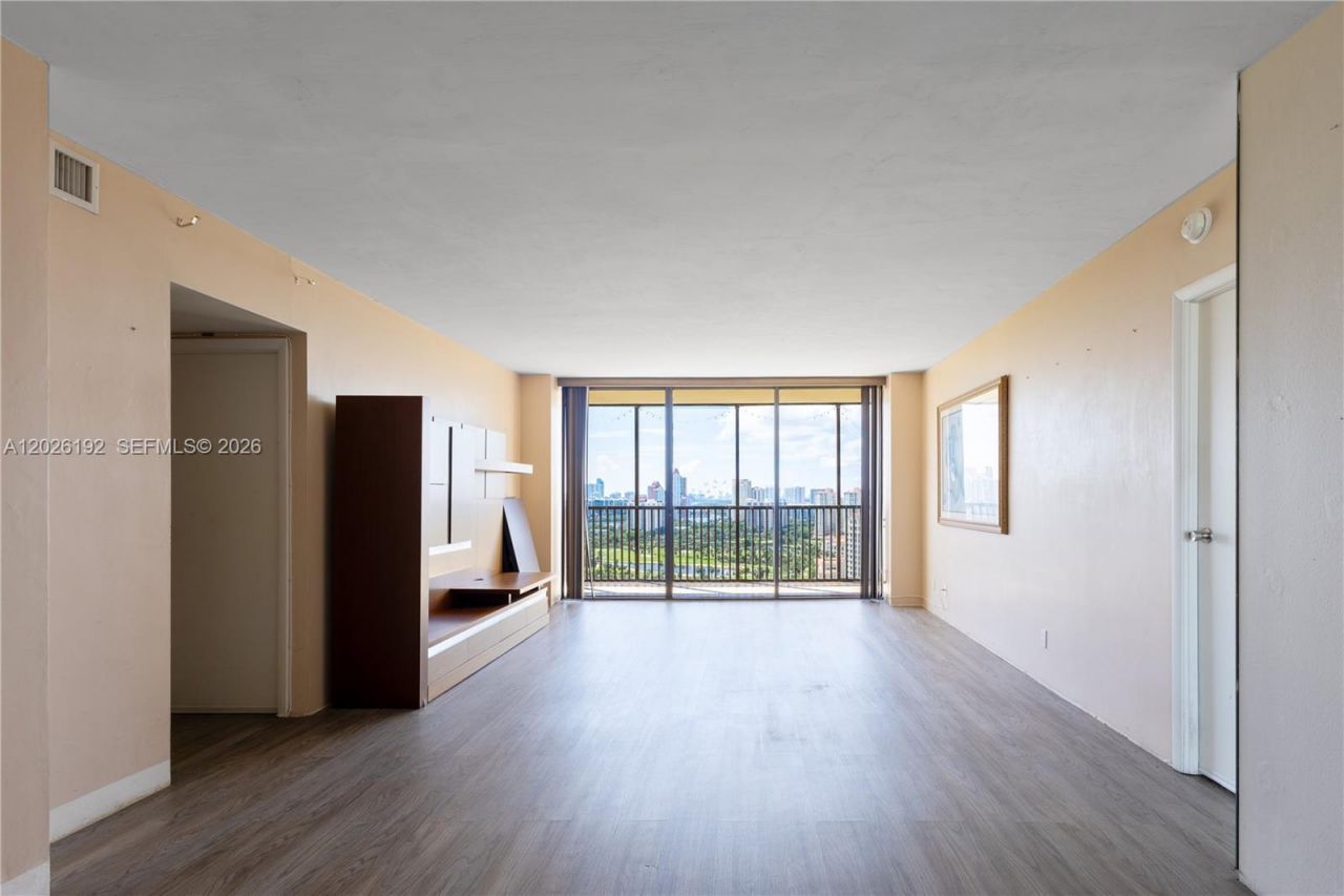 20379 W Country Club Dr, Unit 2636, Aventura, FL 33180 Photo