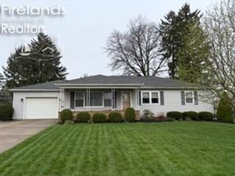 34 Lindsay Avenue, Tiffin, OH 44883 Photo 1