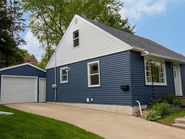 206 N 10TH AVENUE, Wausau, WI 54401