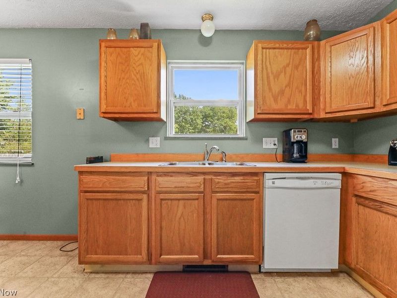 2610 Blenheim Avenue , Alliance, OH 44601 Photo 6