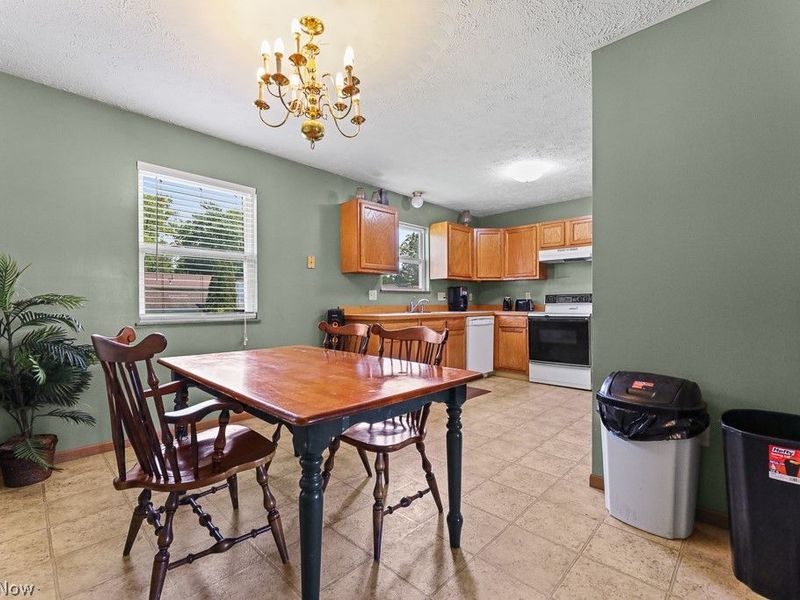 2610 Blenheim Avenue , Alliance, OH 44601 Photo 8