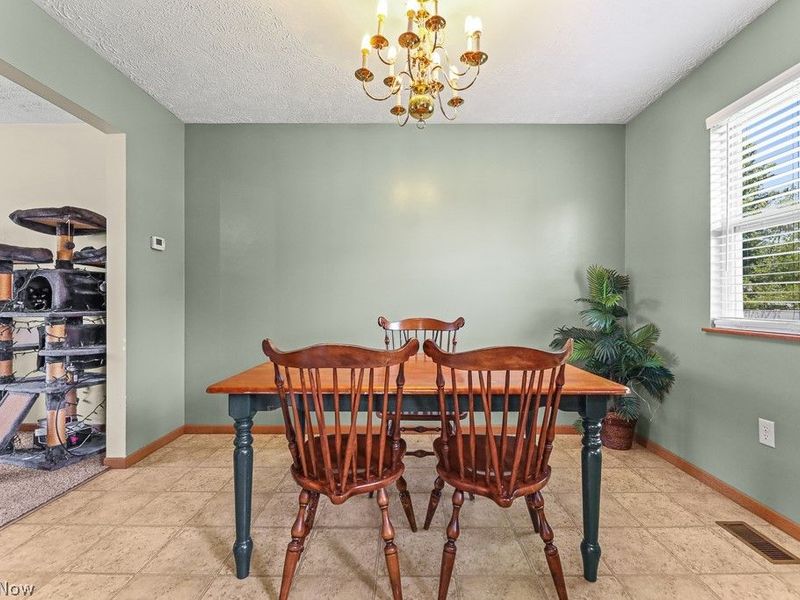 2610 Blenheim Avenue , Alliance, OH 44601 Photo 9