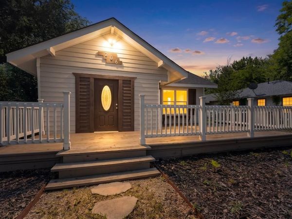 206 Farley Street, Waxahachie, TX 75165