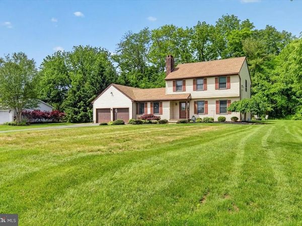 106 JOHNSTONE DRIVE, PENNINGTON, NJ 08534