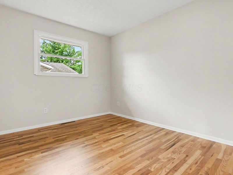 1907 Orlando Road, Columbus, OH 43232 Photo 15