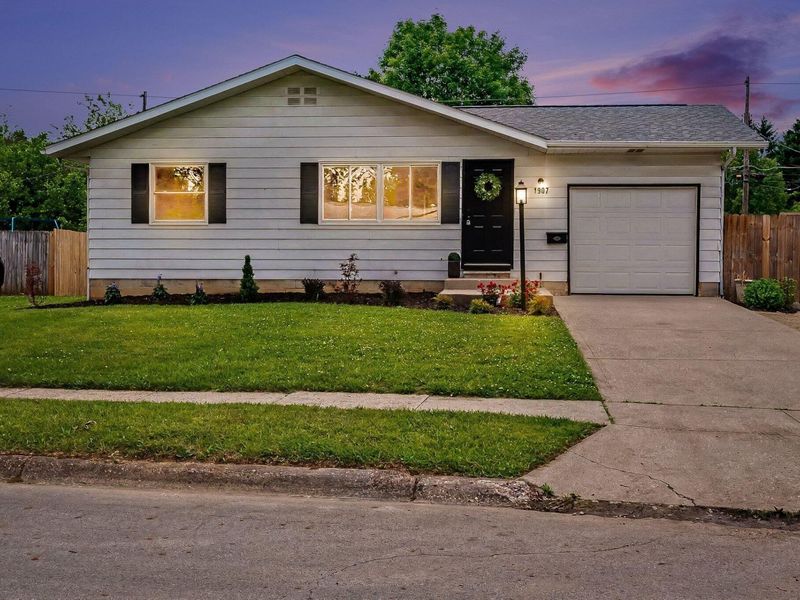 1907 Orlando Road, Columbus, OH 43232 Photo 2