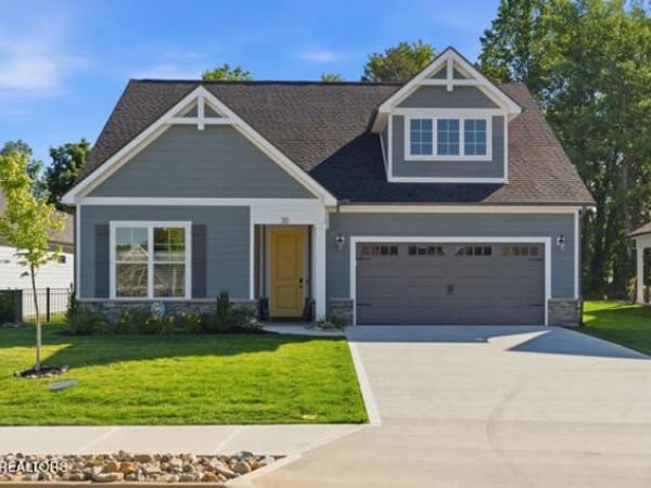 316 Trillium Tr, Lenoir City, TN 37771