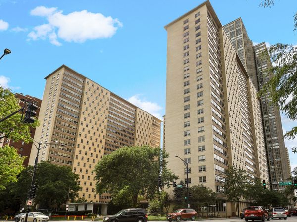 3950 N Lake Shore Drive , Unit 1516, Chicago, IL 60613