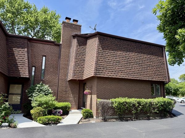 414 S Dee Road, Park Ridge, IL 60068