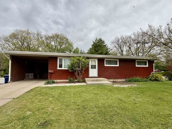 265 E Memorial Drive, Janesville, WI 53545