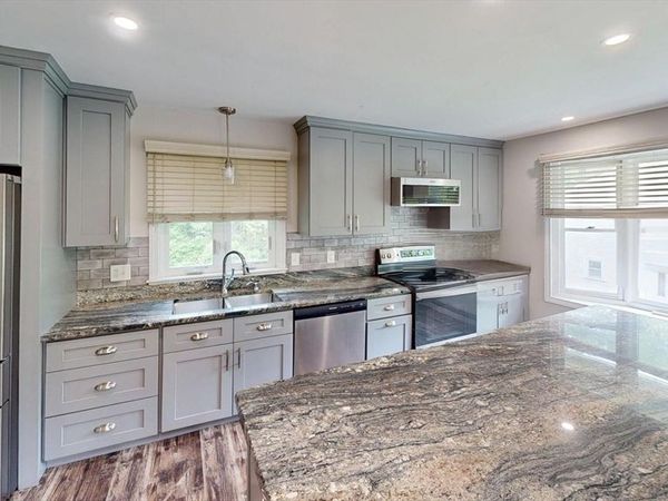 9 Brookdale, Unit 2, Worcester, MA 01604
