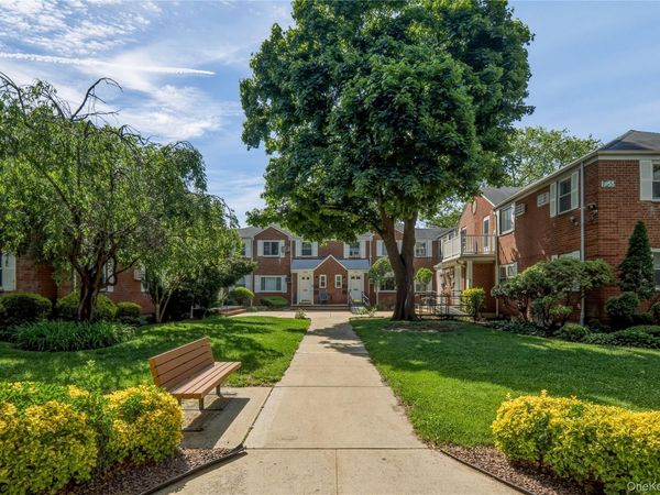 254-18 2nd Floor 75 Ave, Unit Upper, Glen Oaks, NY 11004
