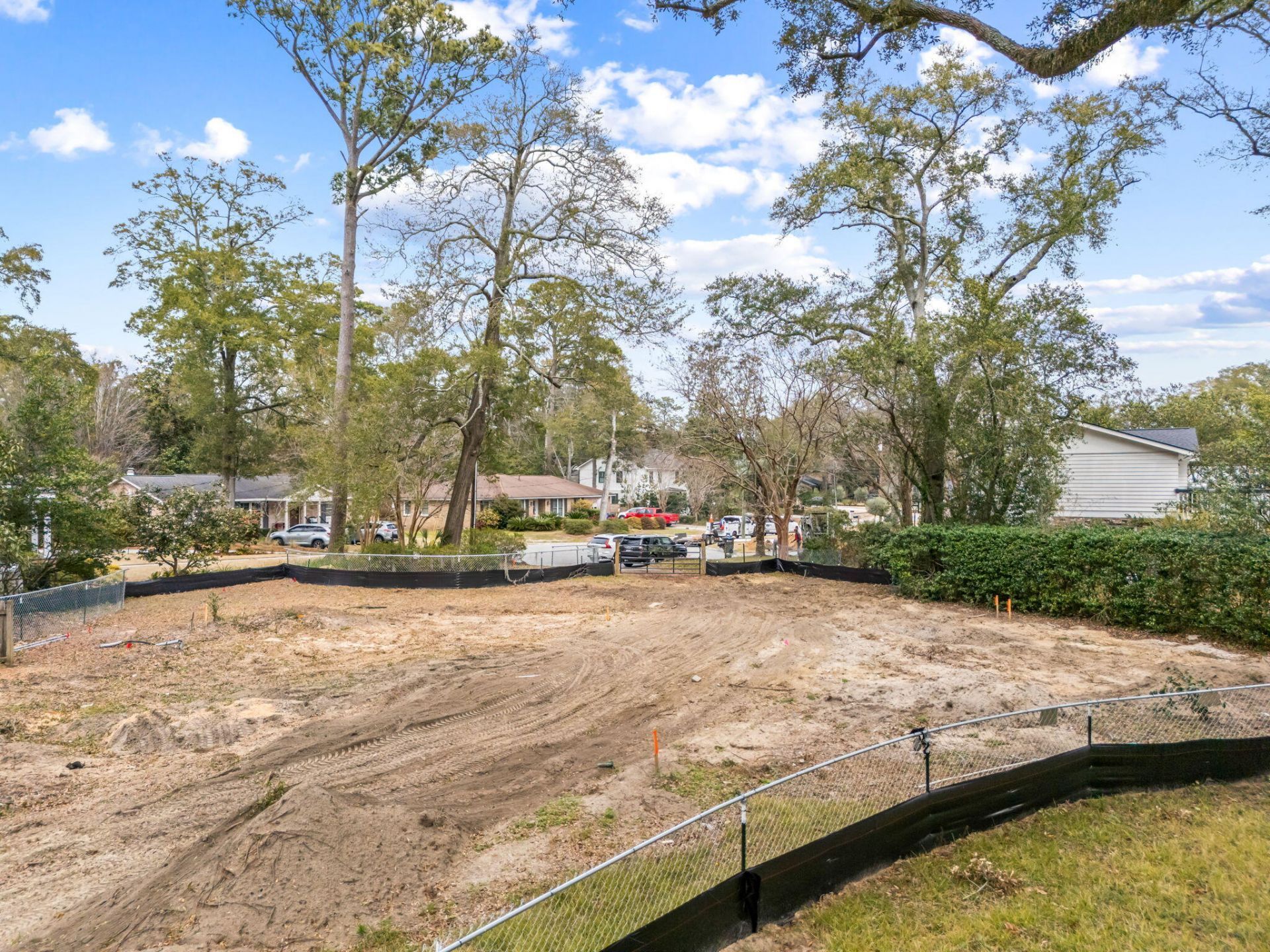 1042 Chambers Lane Photo 6