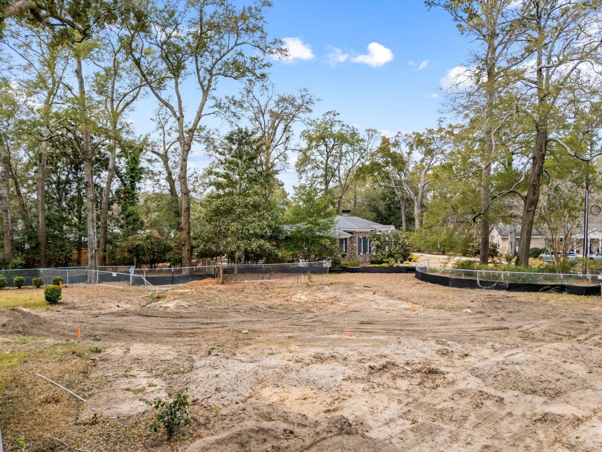 1042 Chambers Lane Photo 7