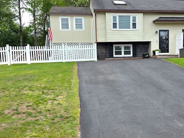 6 L Matthew Drive, Unit 6 L, Derry, NH 03038