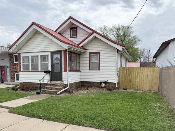 1733 Falls Avenue, Waterloo, IA 50701