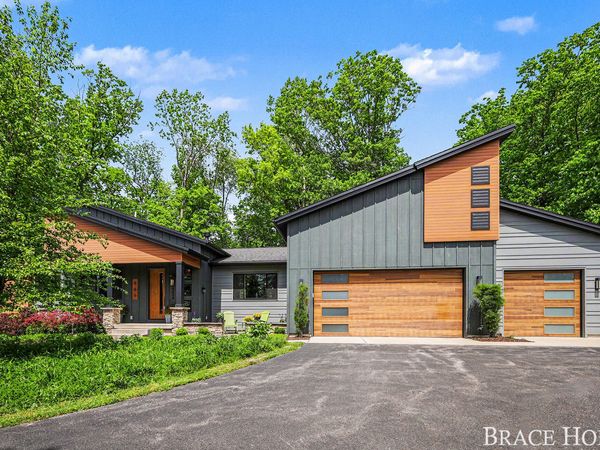 6234 Hall Street SE, Grand Rapids, MI 49546
