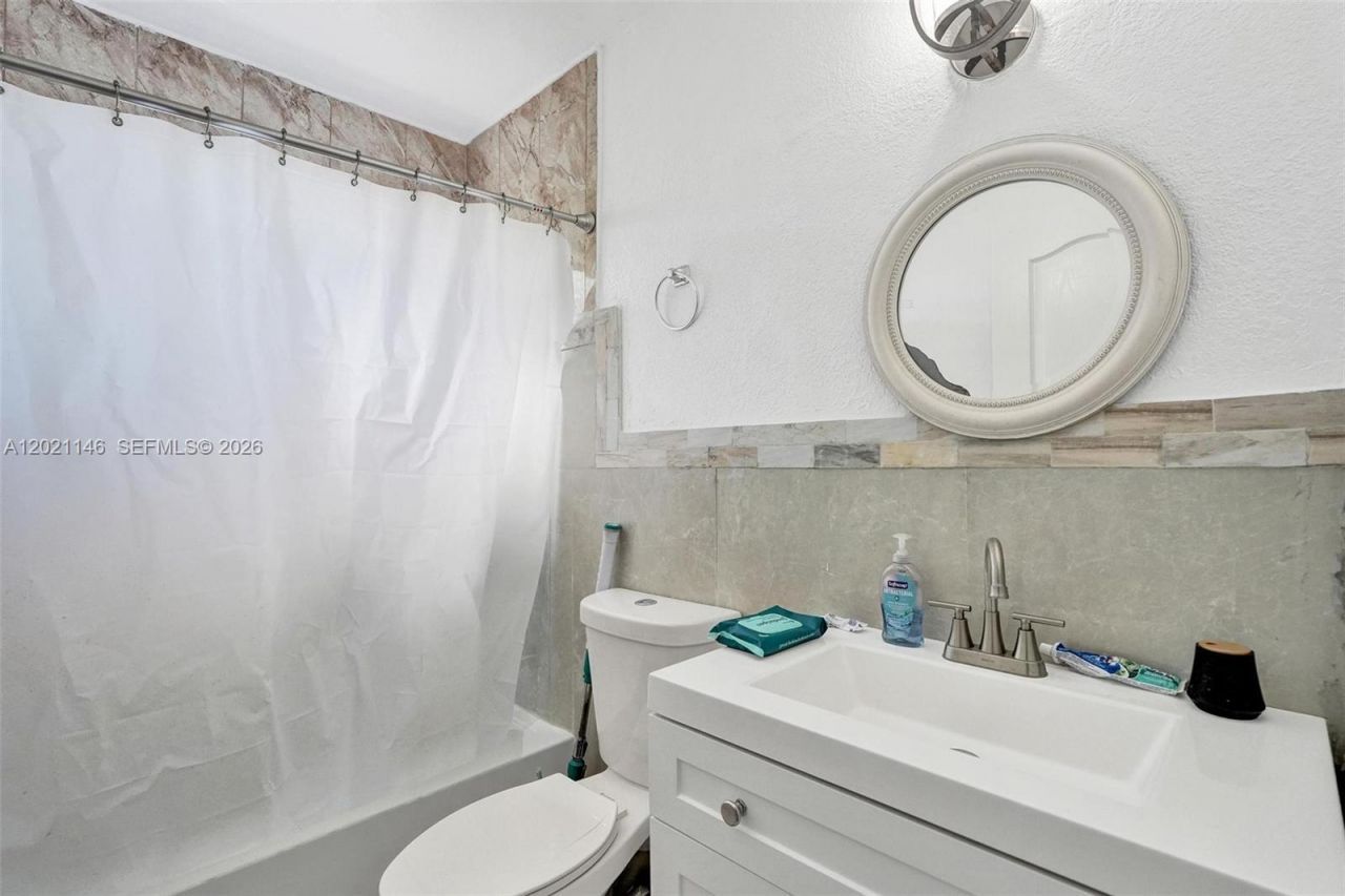 2460 NW 63rd Ter, Sunrise, FL 33313 Photo