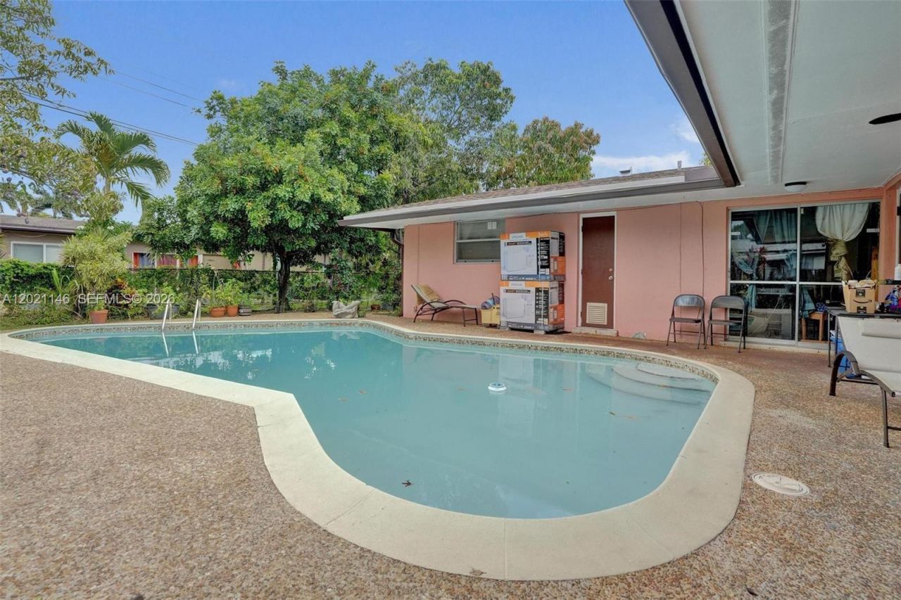 2460 NW 63rd Ter, Sunrise, FL 33313 Photo
