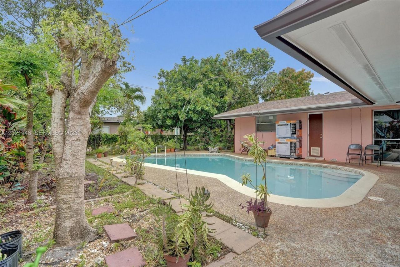 2460 NW 63rd Ter, Sunrise, FL 33313 Photo