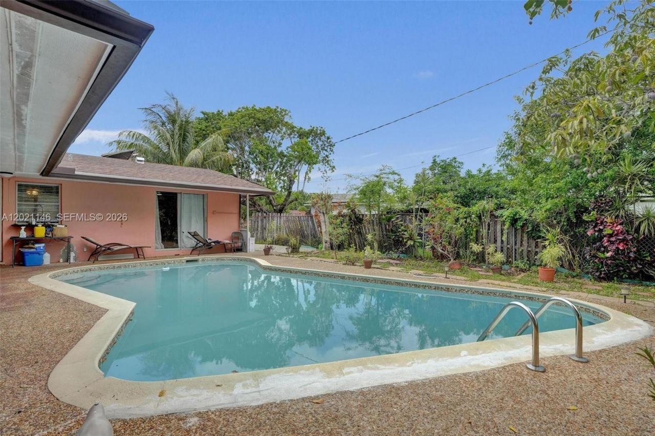 2460 NW 63rd Ter, Sunrise, FL 33313 Photo