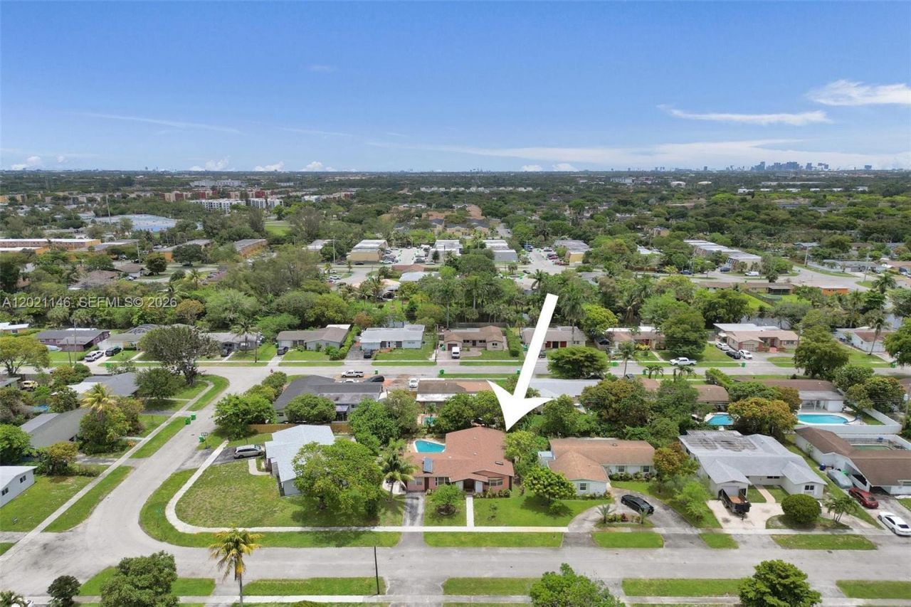 2460 NW 63rd Ter, Sunrise, FL 33313 Photo