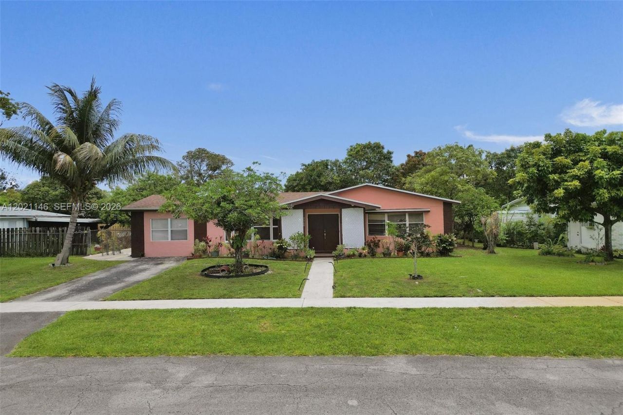 2460 NW 63rd Ter, Sunrise, FL 33313 Photo