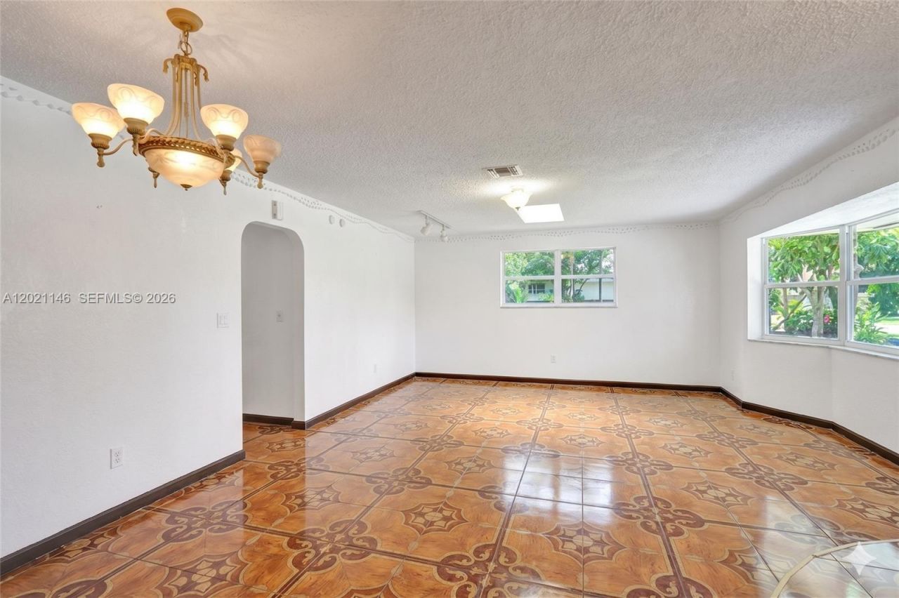 2460 NW 63rd Ter, Sunrise, FL 33313 Photo