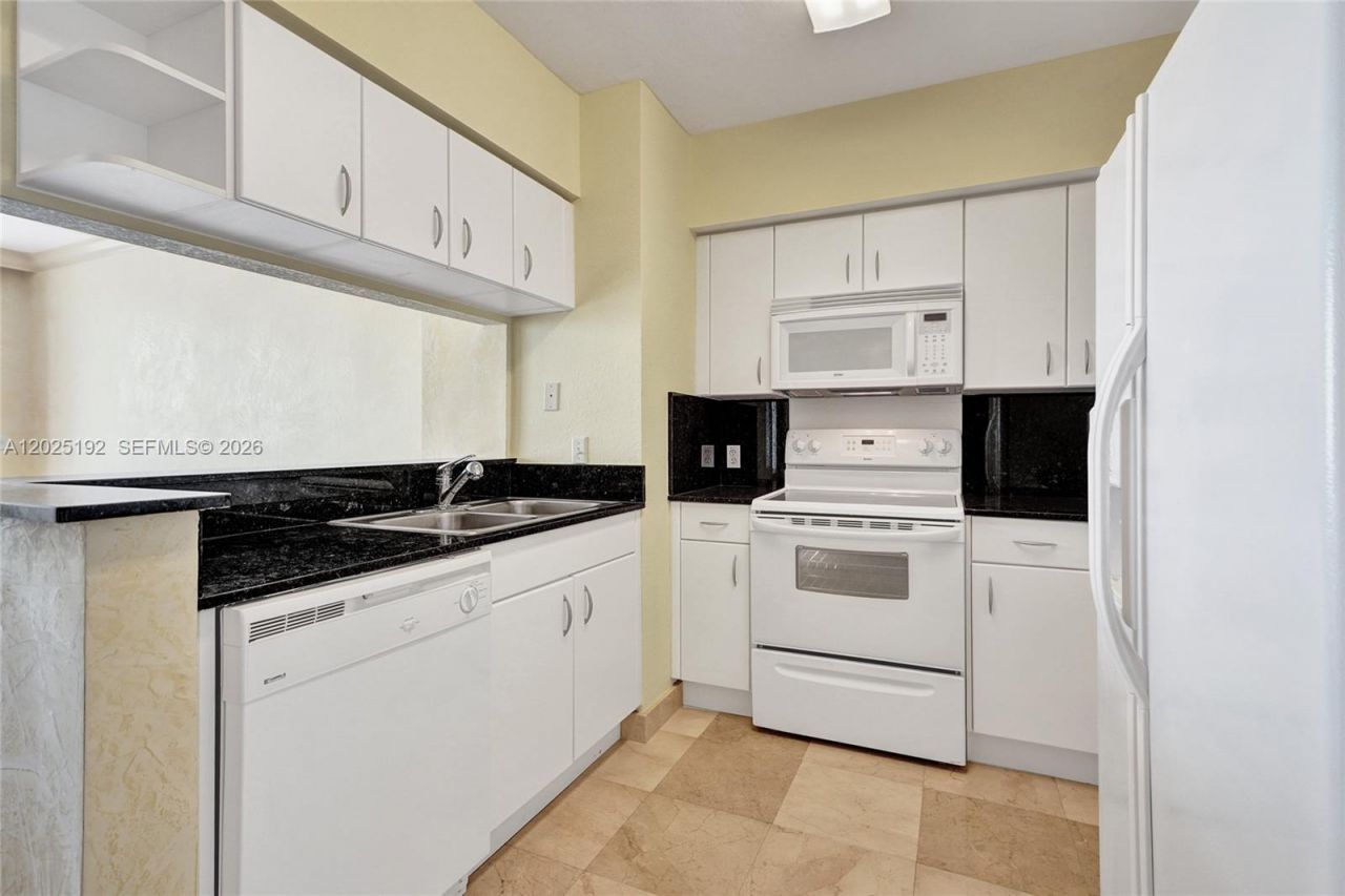 1625 Kennedy Cswy, Unit 1207C, North Bay Village, FL 33141 Photo