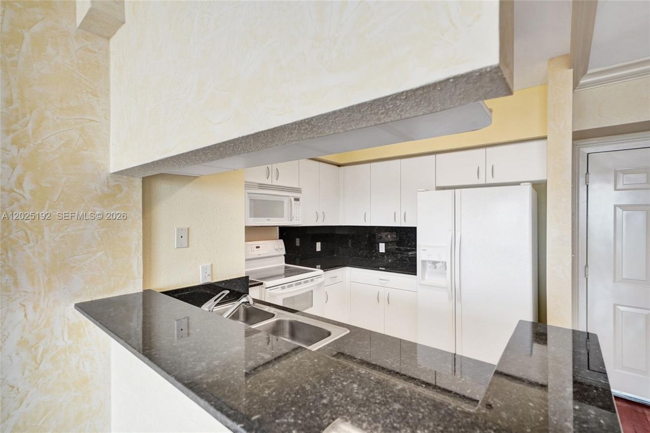 1625 Kennedy Cswy, Unit 1207C, North Bay Village, FL 33141 Photo