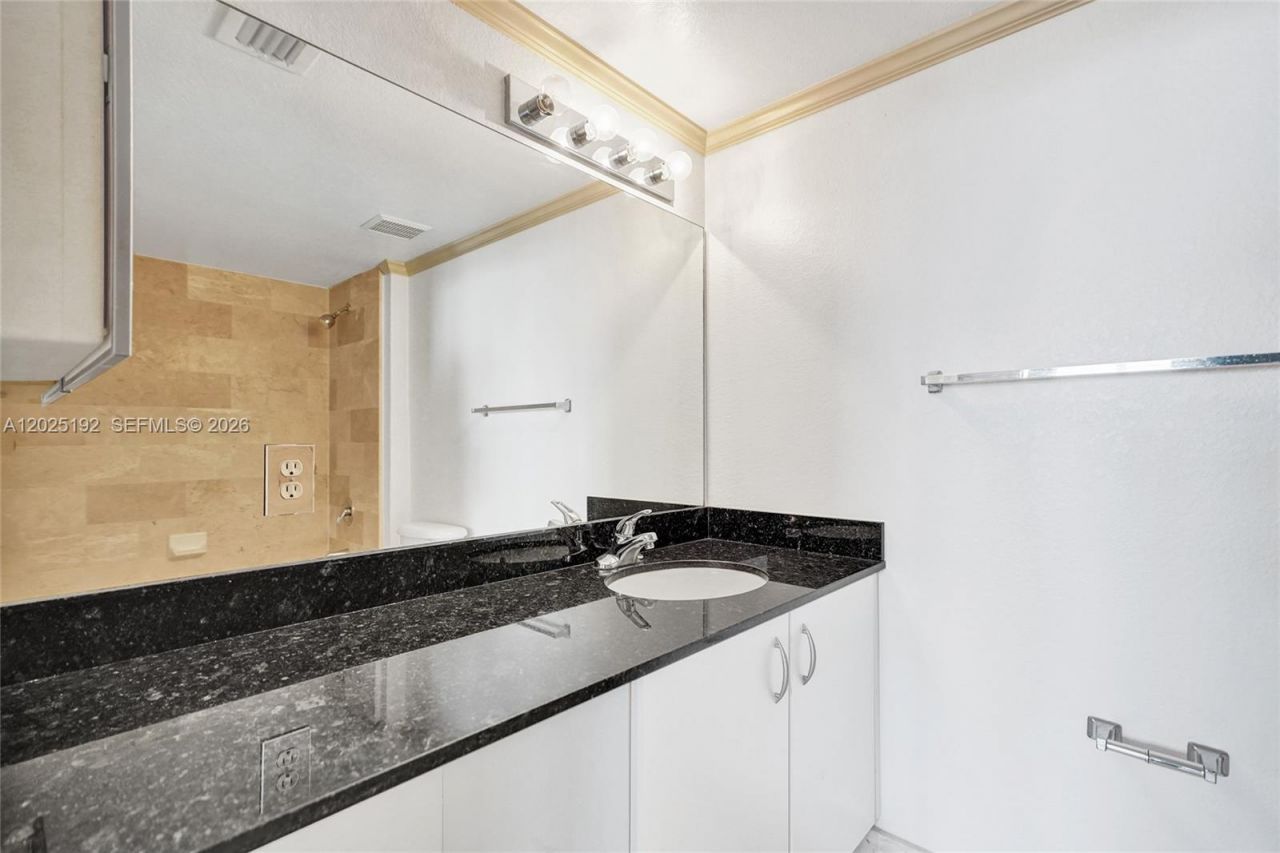 1625 Kennedy Cswy, Unit 1207C, North Bay Village, FL 33141 Photo