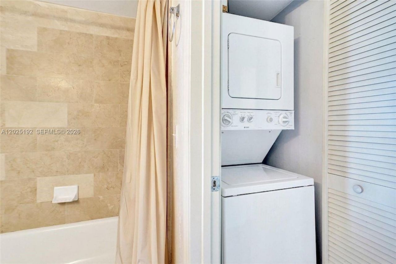 1625 Kennedy Cswy, Unit 1207C, North Bay Village, FL 33141 Photo