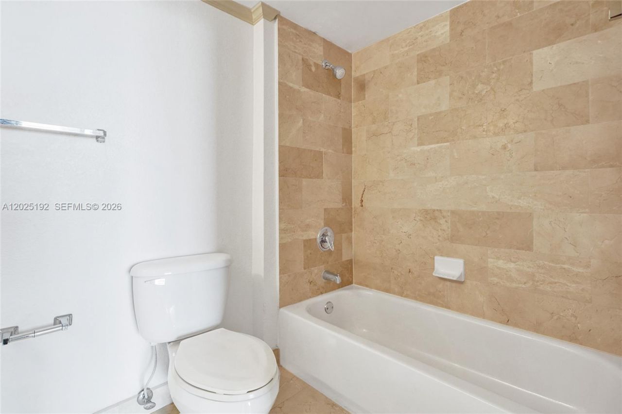 1625 Kennedy Cswy, Unit 1207C, North Bay Village, FL 33141 Photo