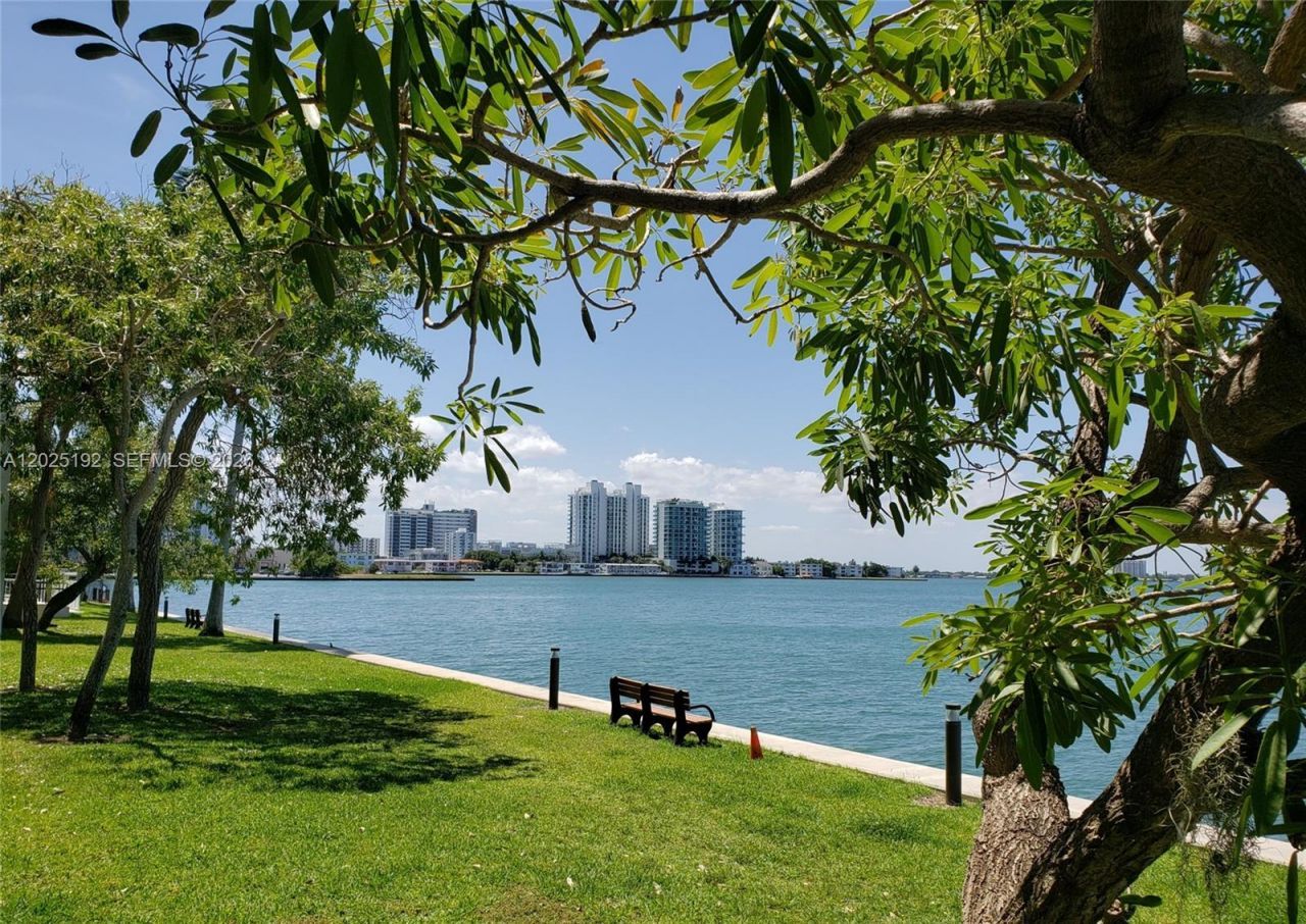 1625 Kennedy Cswy, Unit 1207C, North Bay Village, FL 33141 Photo