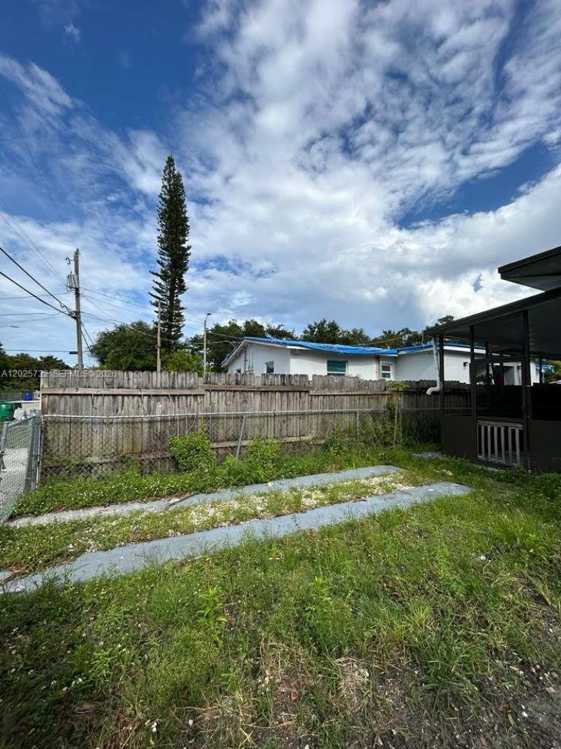 110 NW 58th St , Miami, FL 33127 Photo
