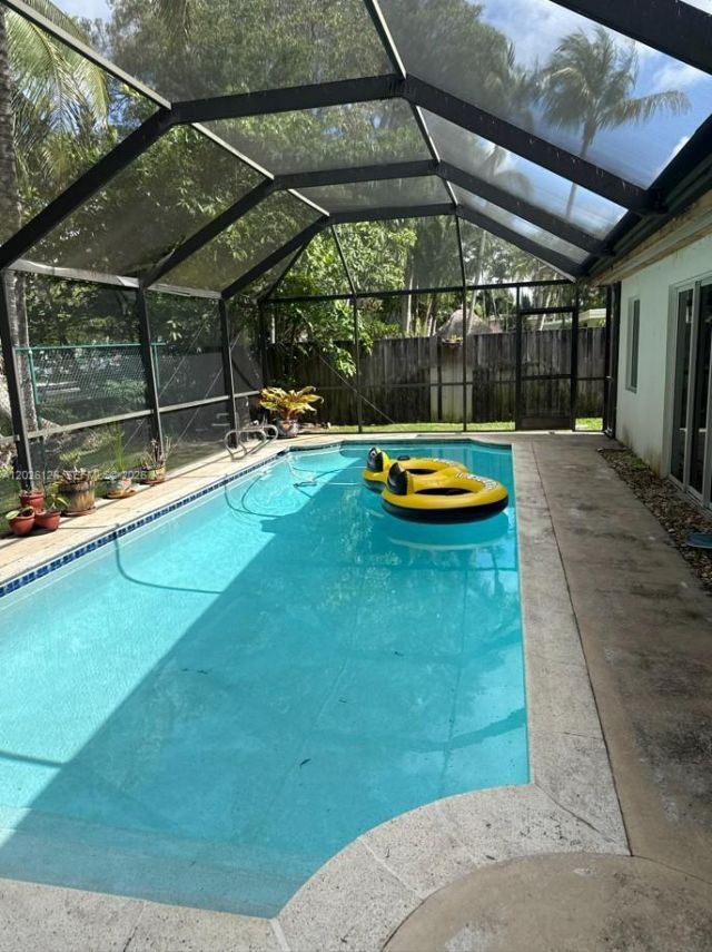 8040 SW 63rd Pl , Miami, FL 33143 Photo
