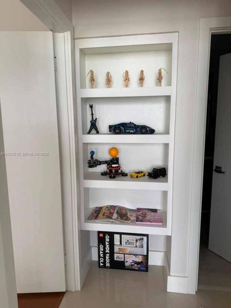 2500 Parkview Dr, Unit 2518, Hallandale Beach, FL 33009 Photo