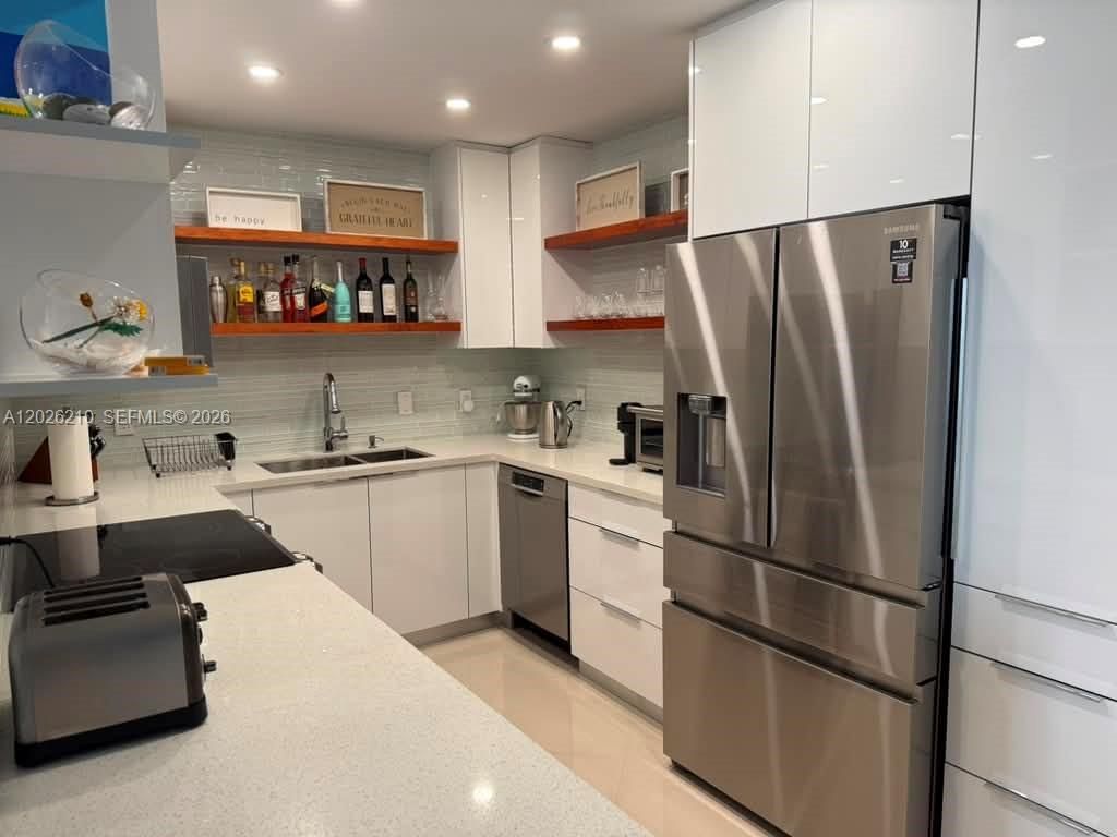 2500 Parkview Dr, Unit 2518, Hallandale Beach, FL 33009 Photo