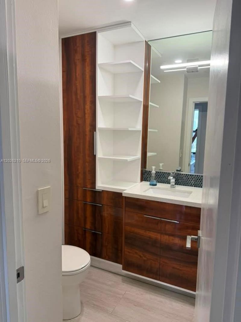 2500 Parkview Dr, Unit 2518, Hallandale Beach, FL 33009 Photo