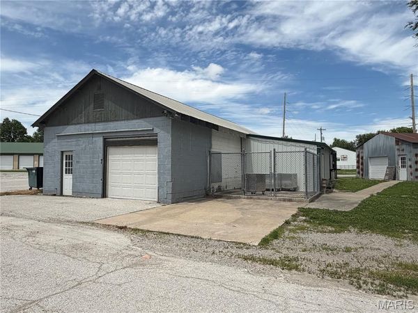 105 E Lamb Street , Center, MO 63459