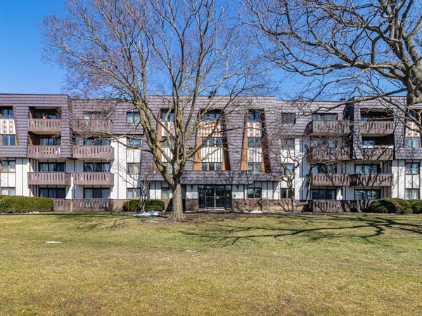 13200 W Heiden Circle, Unit 2111, Lake Bluff, IL 60044